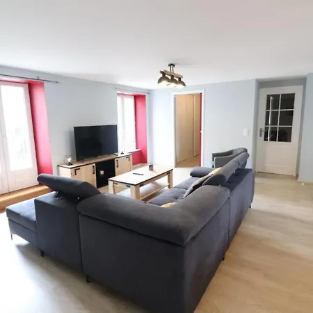 Spacieux Et Lumineux Gite En Auvergne Avec Terrasse, Proche Randos Et Sites Historiques - Fr-1-742-330 圣马丹-瓦尔姆鲁