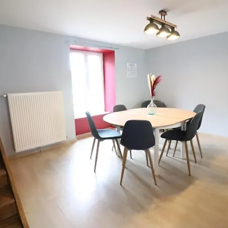 Spacieux Et Lumineux Gite En Auvergne Avec Terrasse, Proche Randos Et Sites Historiques - Fr-1-742-330 Appartement Saint-Martin-Valmeroux