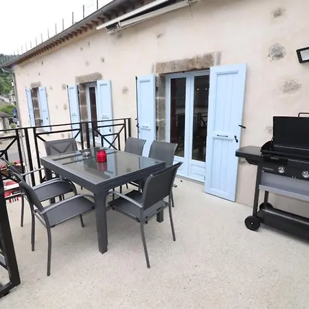 Spacieux Et Lumineux Gite En Auvergne Avec Terrasse, Proche Randos Et Sites Historiques - Fr-1-742-330 公寓 *